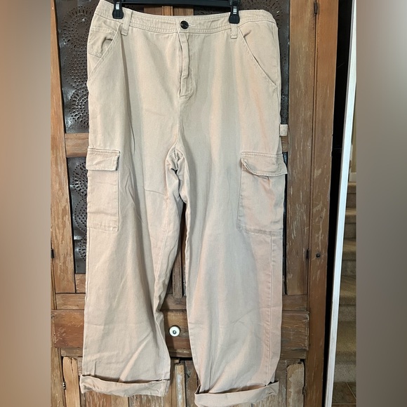 👗Sandy Liang Tan Cropped Cargo Pants  size 14 - Picture 1 of 4